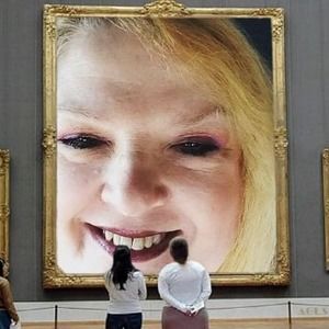 Meet your Posher, Laura robertson